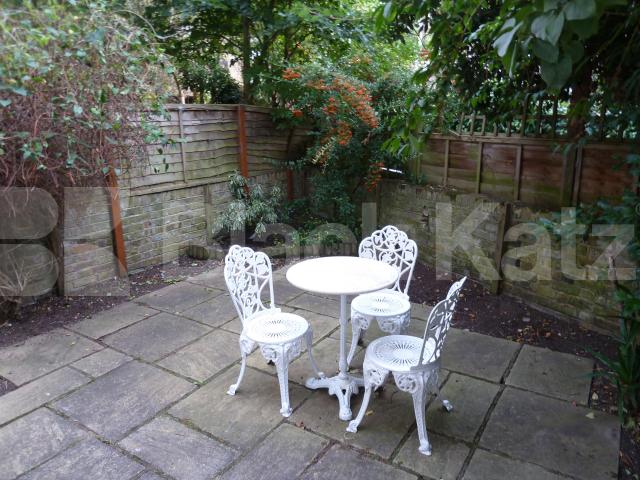 			NEW INSTRUCTION!, 2 Bedroom, 1 bath, 1 reception Flat			 Elmore Street , ISLINGTON